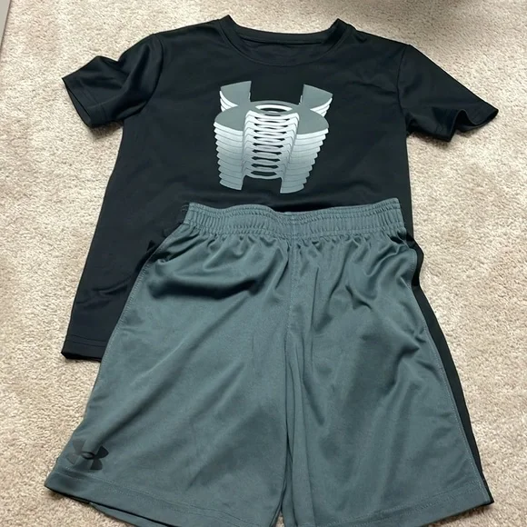 UNDER ARMOUR MATCHING SET - Picture 1 of 7